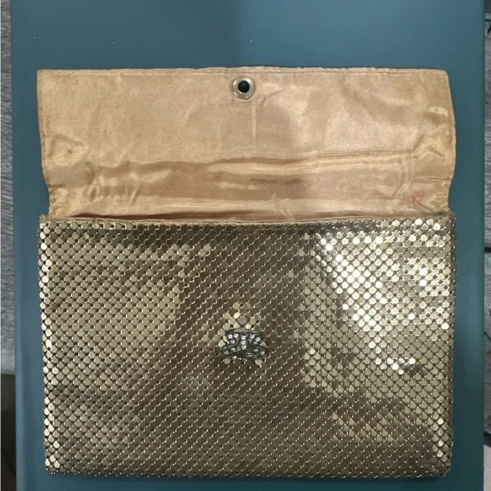 Vintage 1950s Whiting & Davis gold metal mesh evening clutch rhinestone Clasp